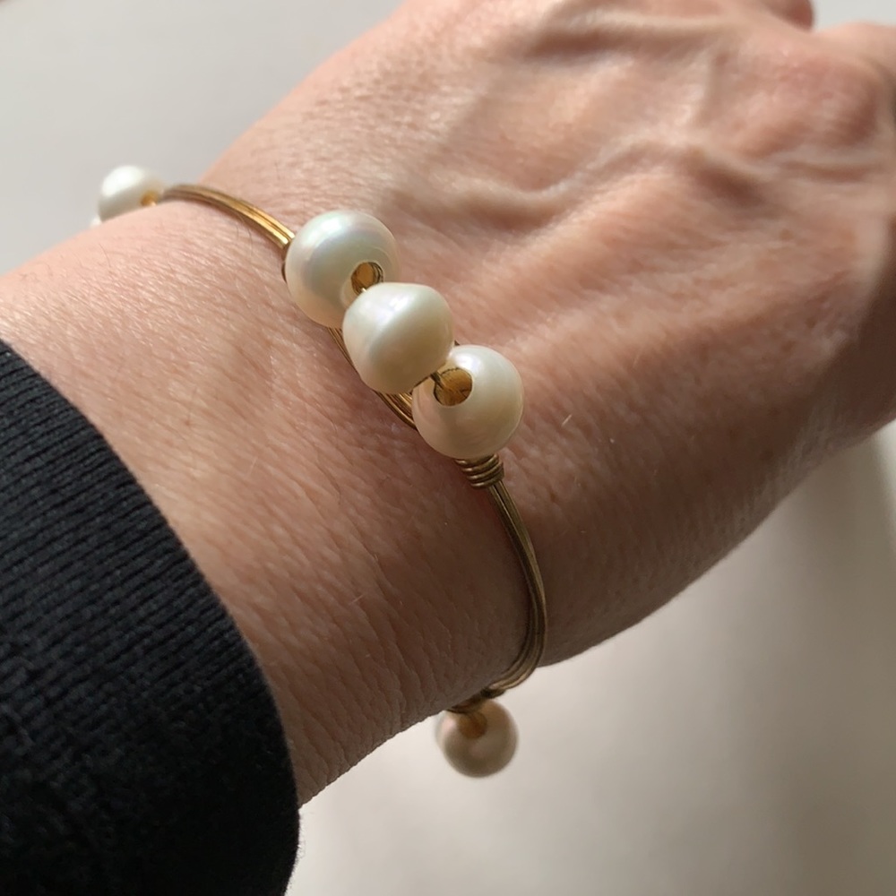 Bourbon and Bowties Pearl bangle - Picture 4 of 9